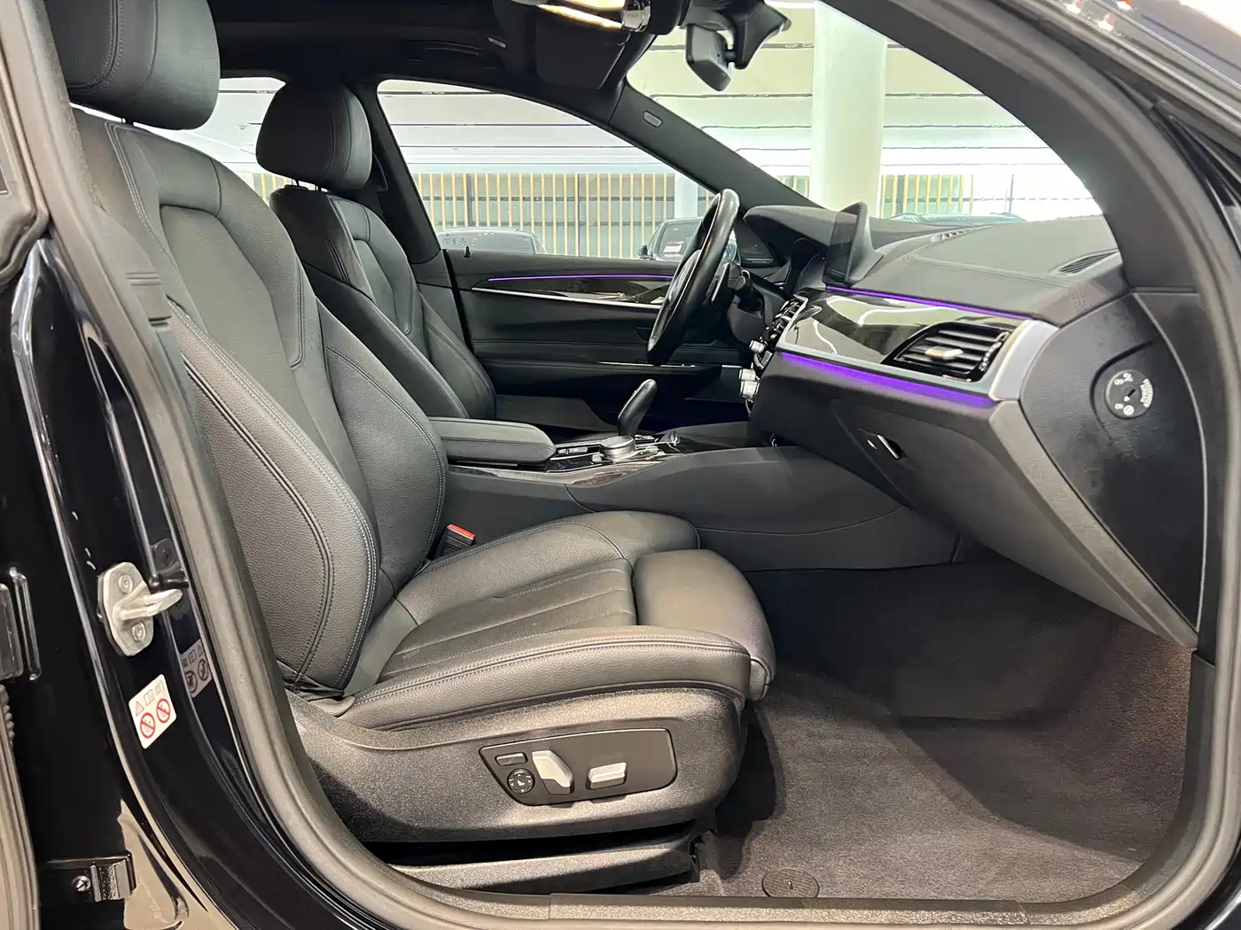 BMW 6 Series GT 2020 630i M Sport Package фото 10