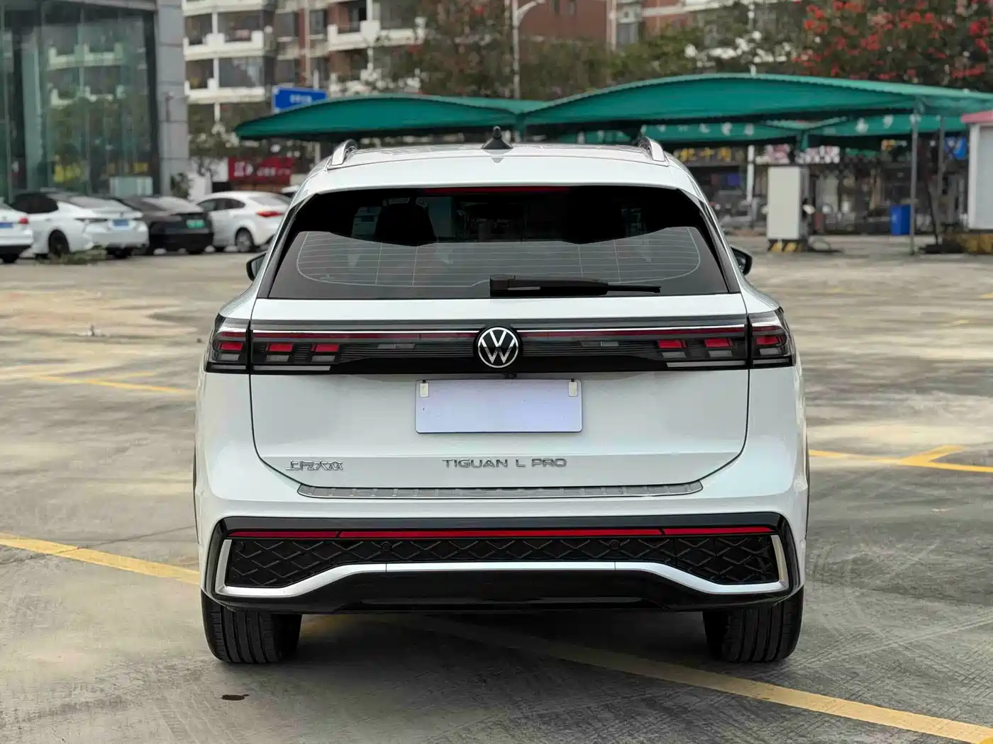 Volkswagen Tiguan L 2024 PRO 330TSI 2WD Intelligent Leader Edition фото 8