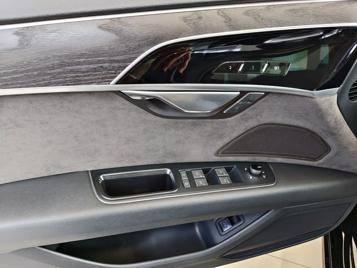 Audi A8 2019 Facelift Plus A8L 50 TFSI quattro Comfort фото 6