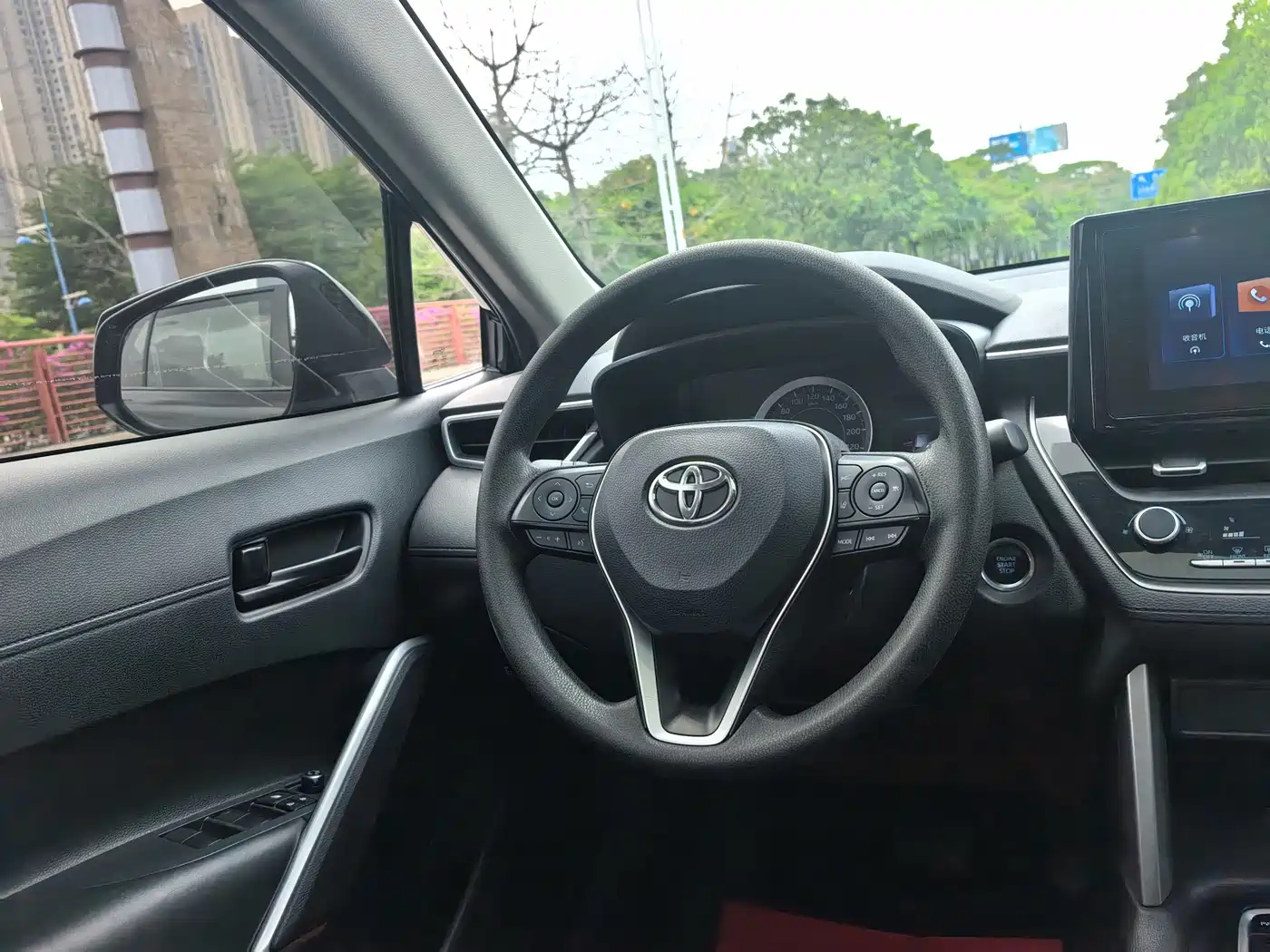 Toyota Frontlander 2022 2.0L CVT Leading Edition фото 7