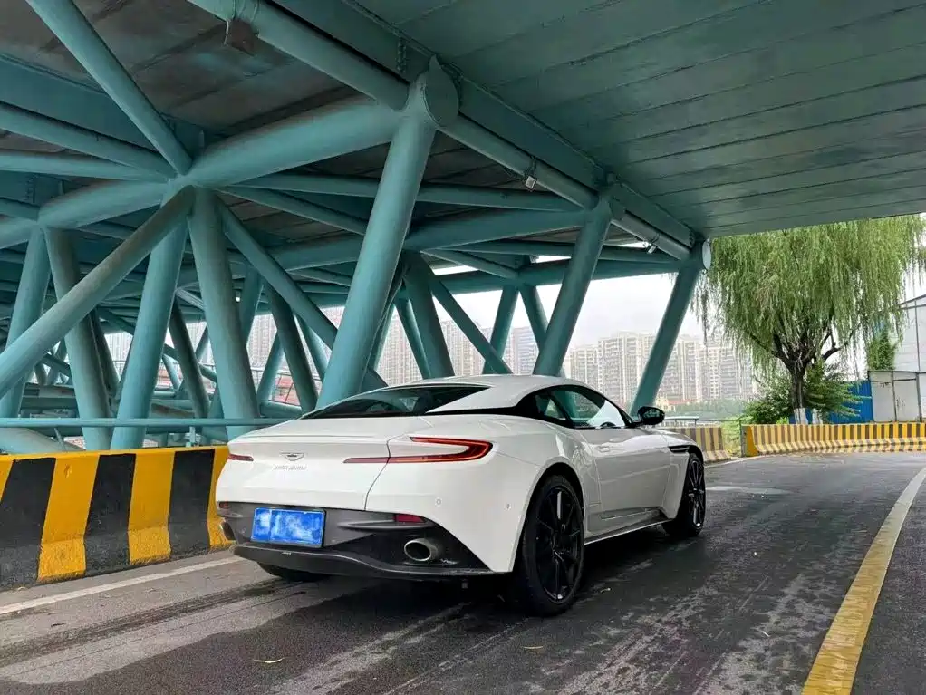Aston Martin DB11 2018 2019 Model 4.0T V8 Coupe