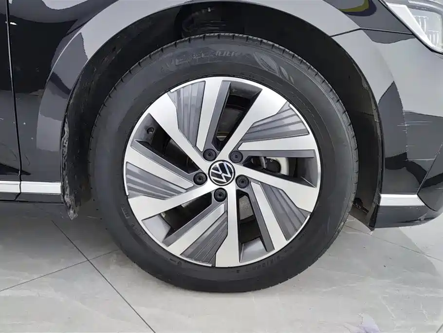 VOLKSWAGEN MAGOTAN GTE PLUG IN HYBRID