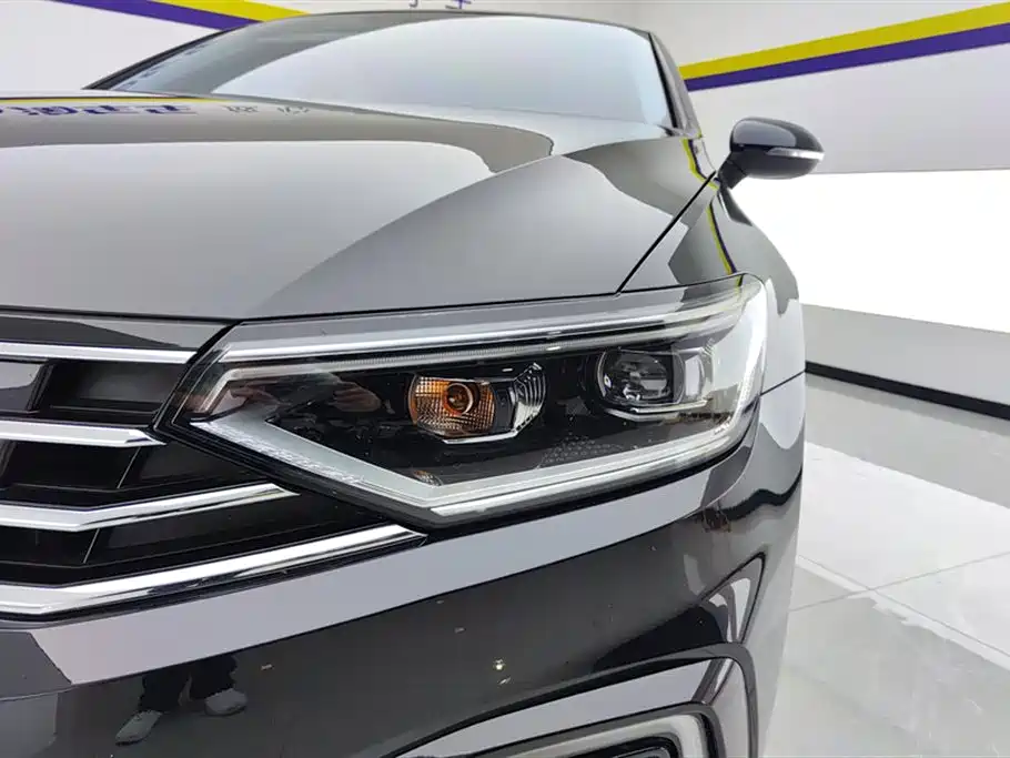 VOLKSWAGEN MAGOTAN GTE PLUG IN HYBRID