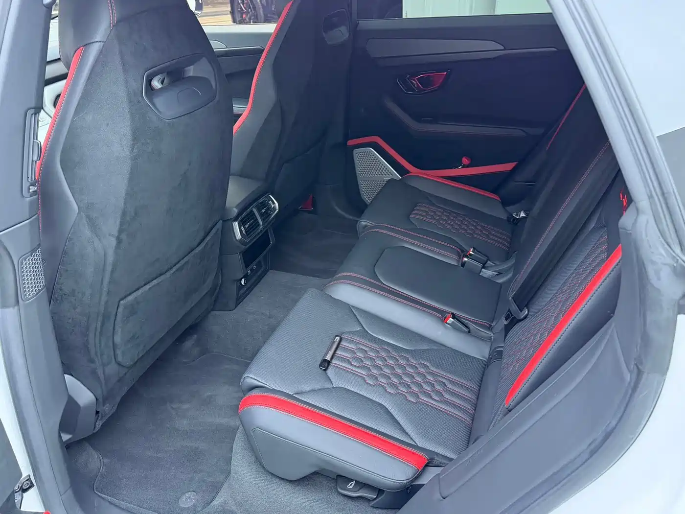Lamborghini Urus 2022 4.0T V8 Performante фото 8