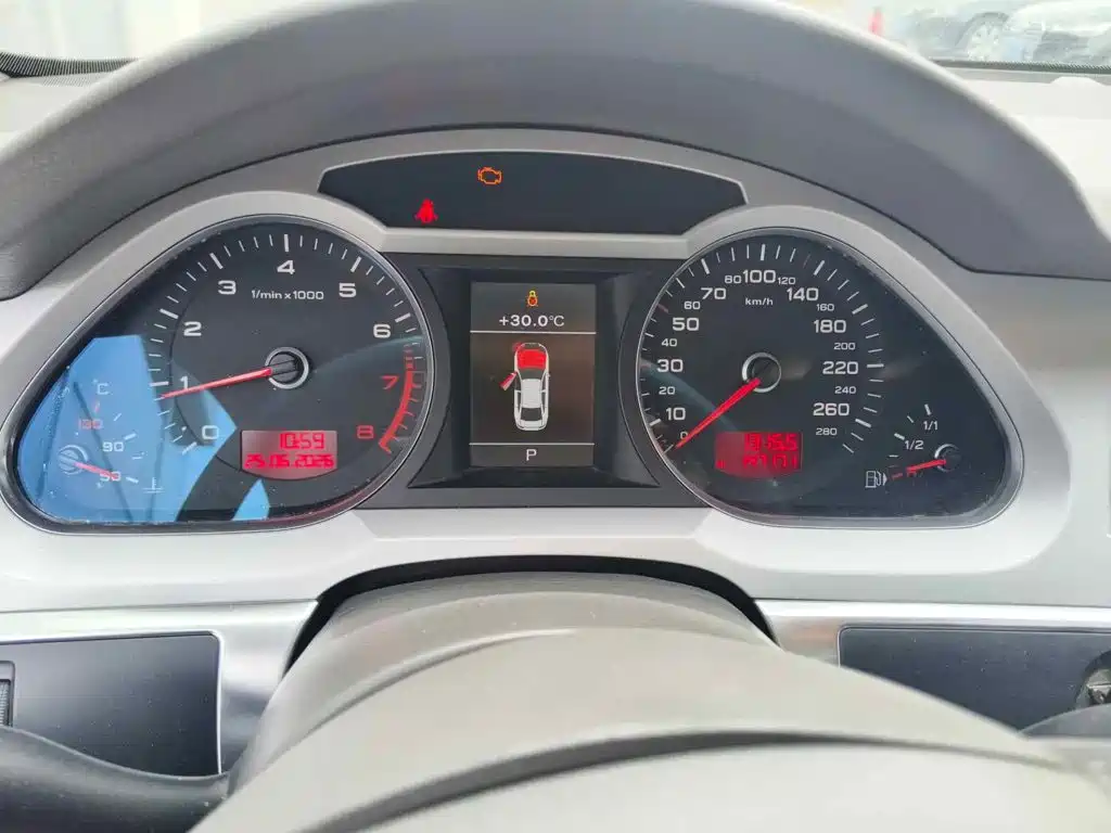 Фото 4 - Audi A6L