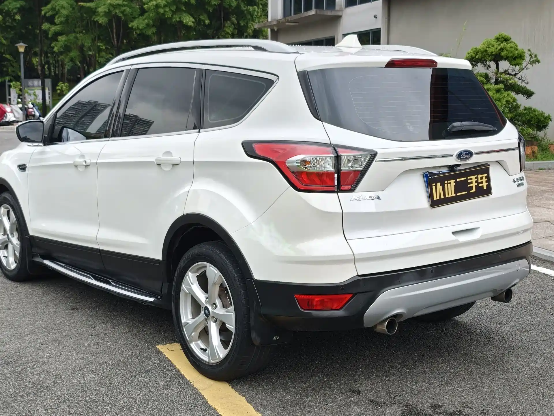 Фото 13 - Ford Kuga