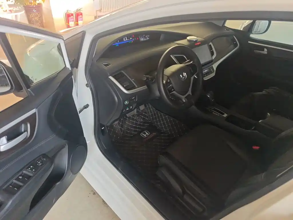 Honda Jade 2016 2016 1.8L Automatic Comfort Elite Version 5-seater