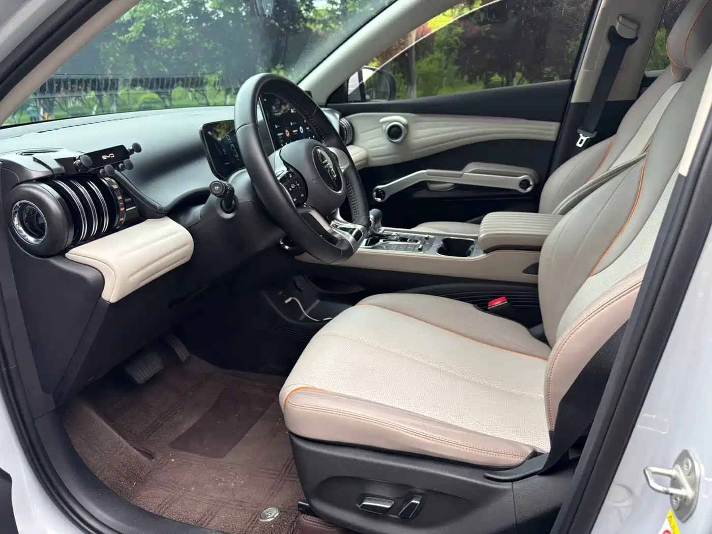 BYD Yuan PLUS 2024 Glory Edition 510KM Leading фото 4