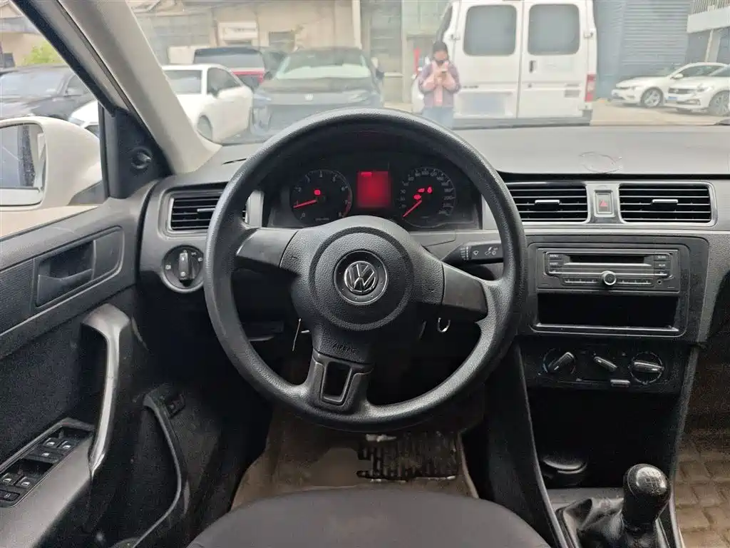 Volkswagen Santana 2015 1.6L Manual Trend Edition фото 3