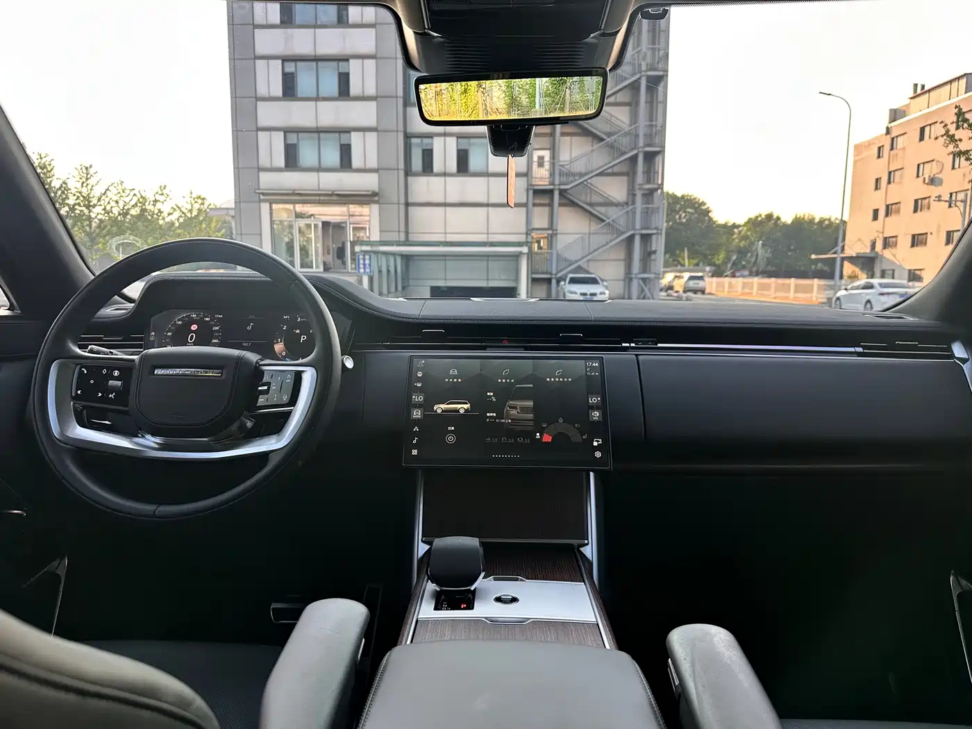 Фото 32 - Land Rover Range Rover