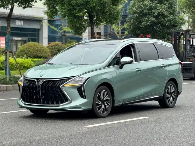 Dongfeng Fengxing Fengxing Yacht 2022 1.5T DCT Wave Chaser Edition
