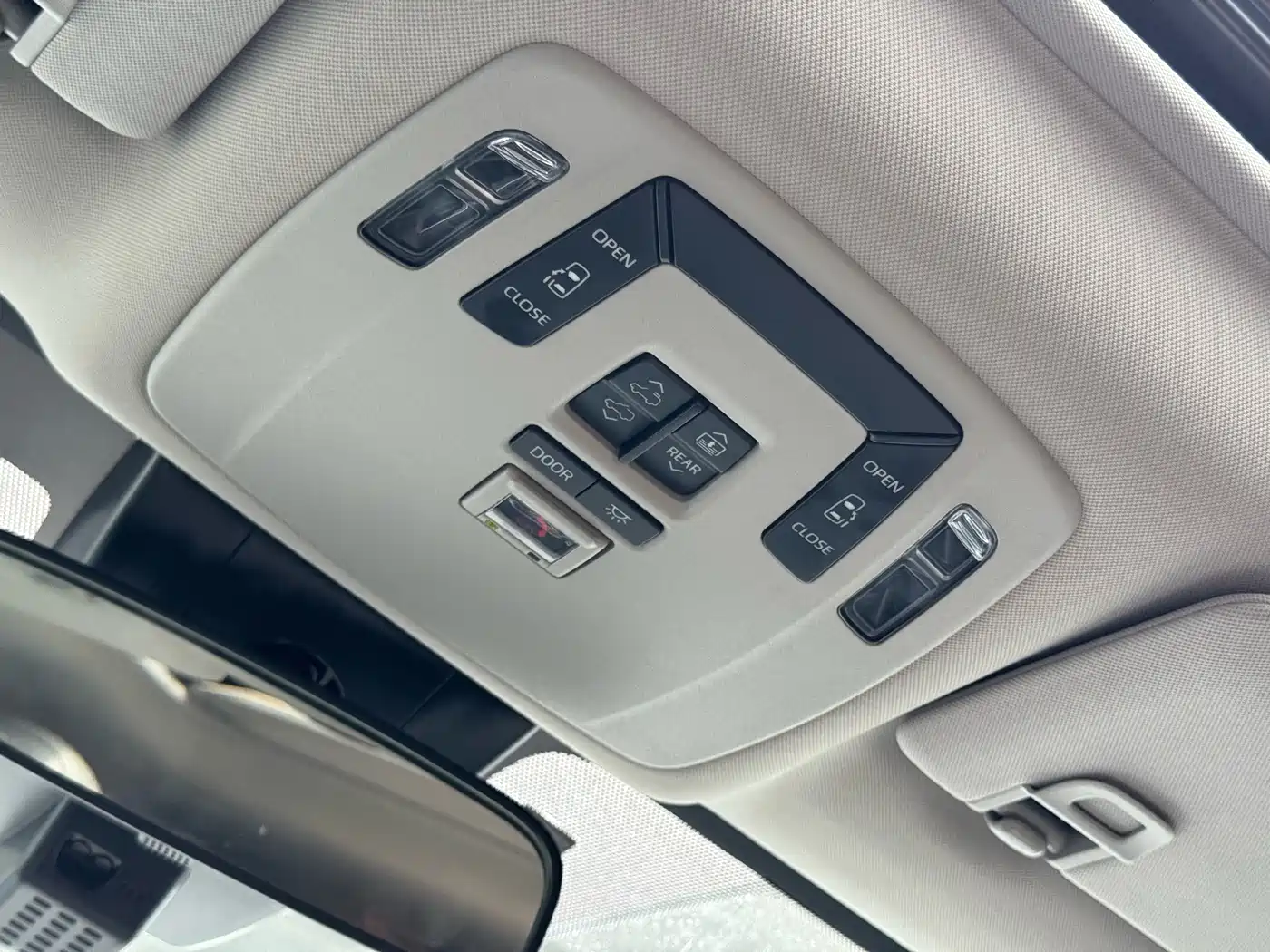 Toyota Granvia 2023 2023 2.5L Hybrid Luxury Edition