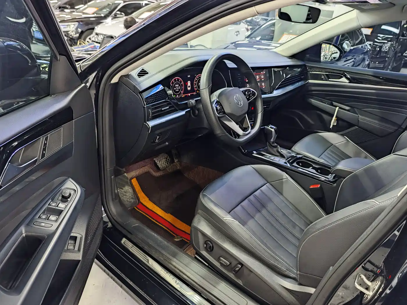Volkswagen Passat 2023 330TSI Elite Edition фото 5