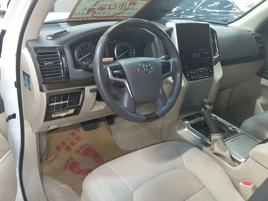 Toyota Land Cruiser (Import) 2019