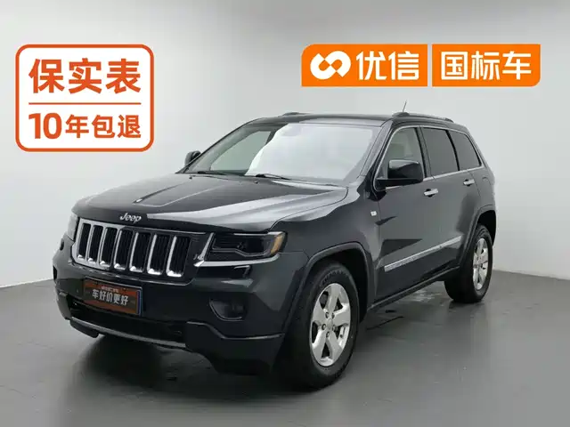 Jeep Grand Cherokee (Import) 2013 3.6L Navigation Luxury — фото 1
