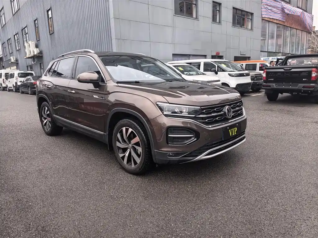 Volkswagen Tayron 2021 330TSI 2WD Luxury Smart Connect Edition фото 2