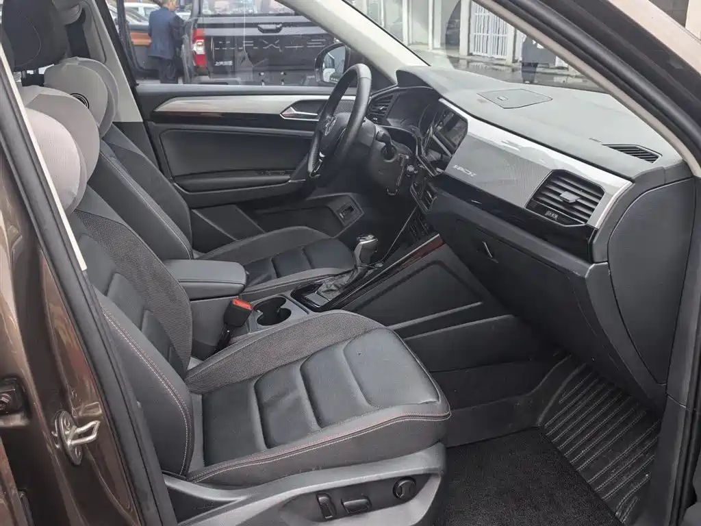 Volkswagen Tayron 2021 330TSI 2WD Luxury Smart Connect Edition фото 9