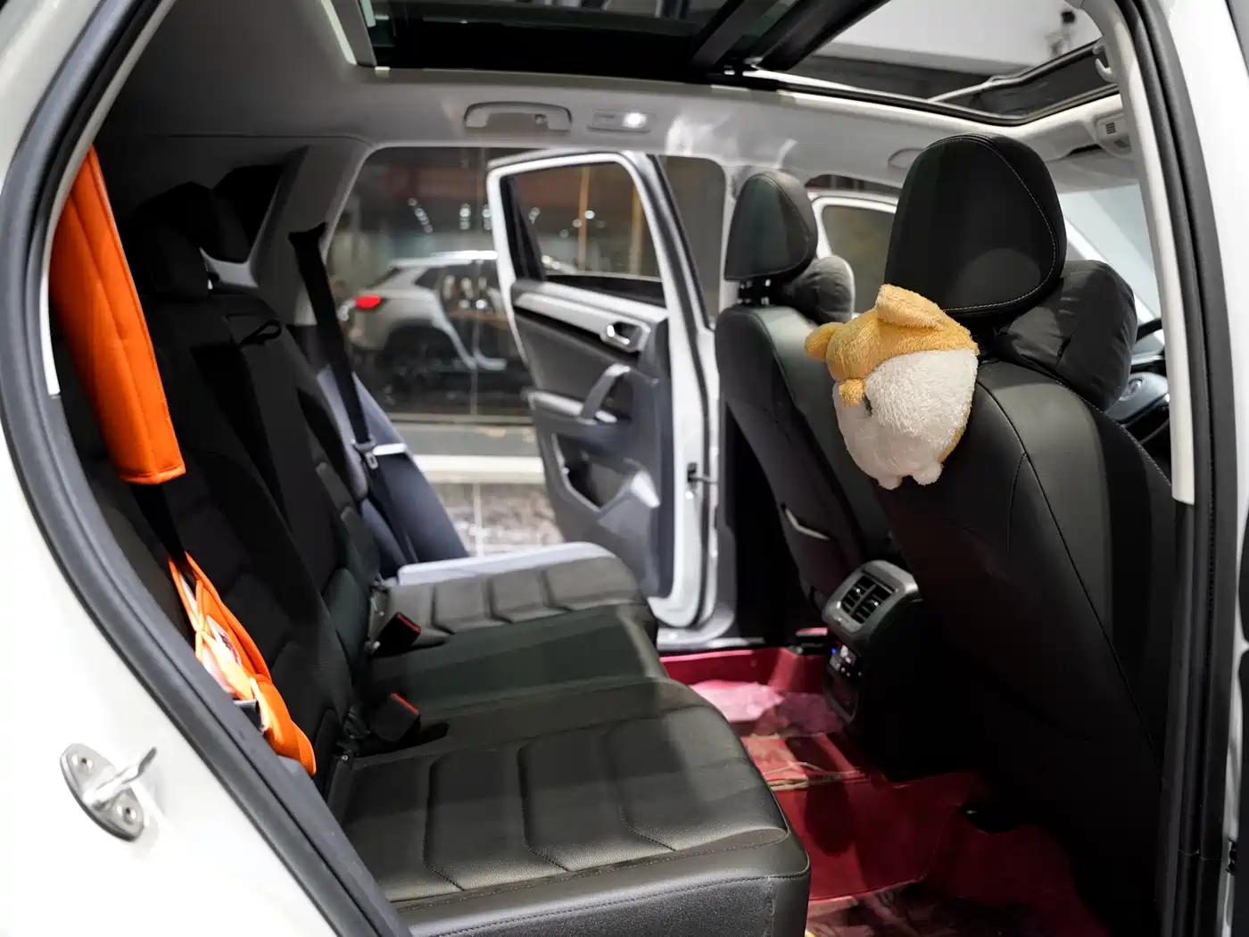 Volkswagen Tayron 2022 330TSI 2WD Luxury Smart Connect Edition фото 8