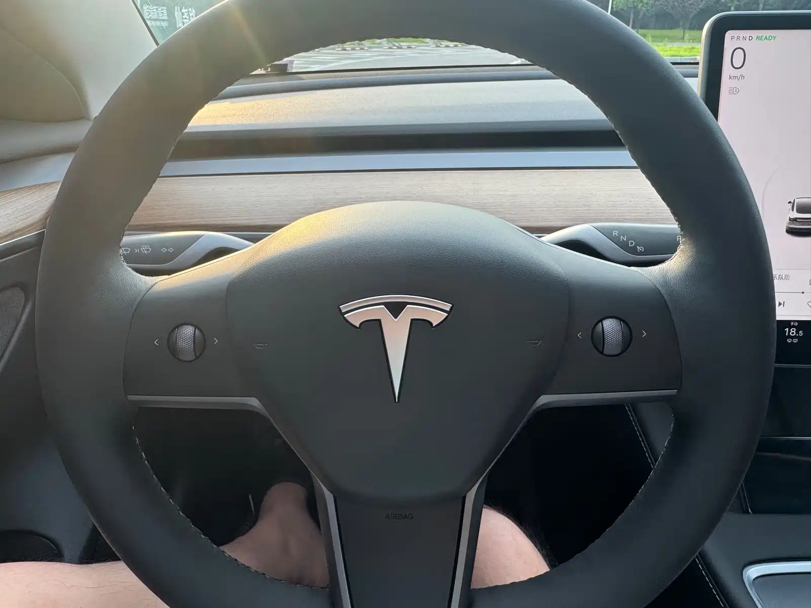 Фото 15 - Tesla Model 3