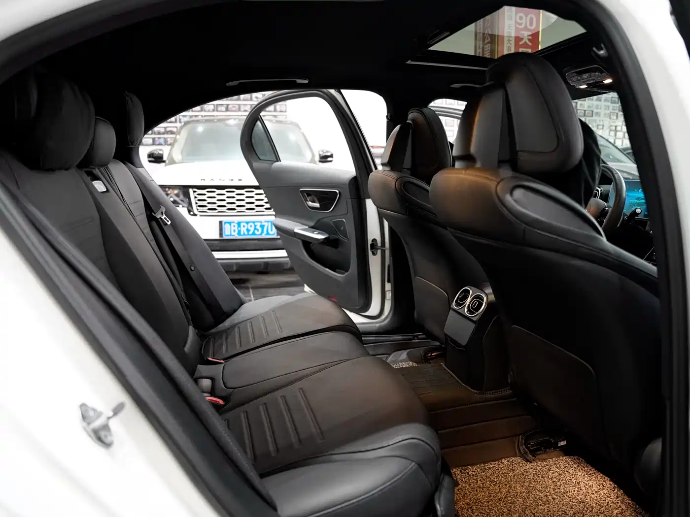Mercedes-Benz C-Class 2023 C 200 L Sport фото 9