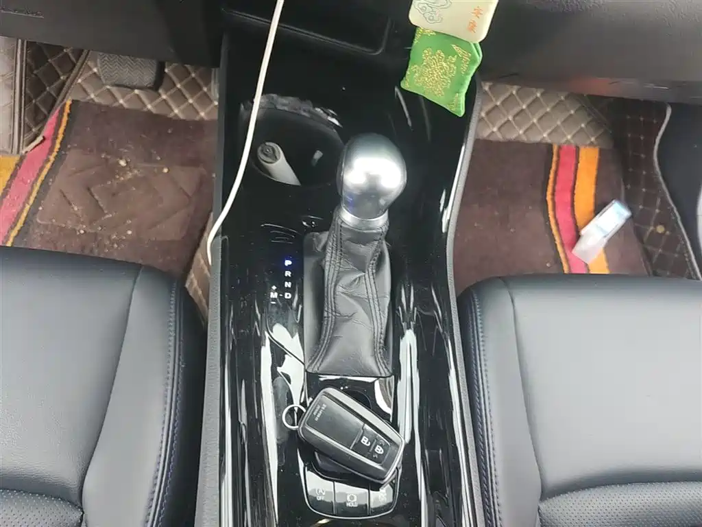 Toyota C-HR 2020 Model 2.0L Leading фото 13