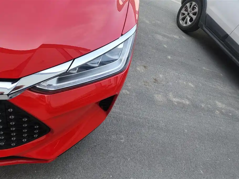 BYD E2