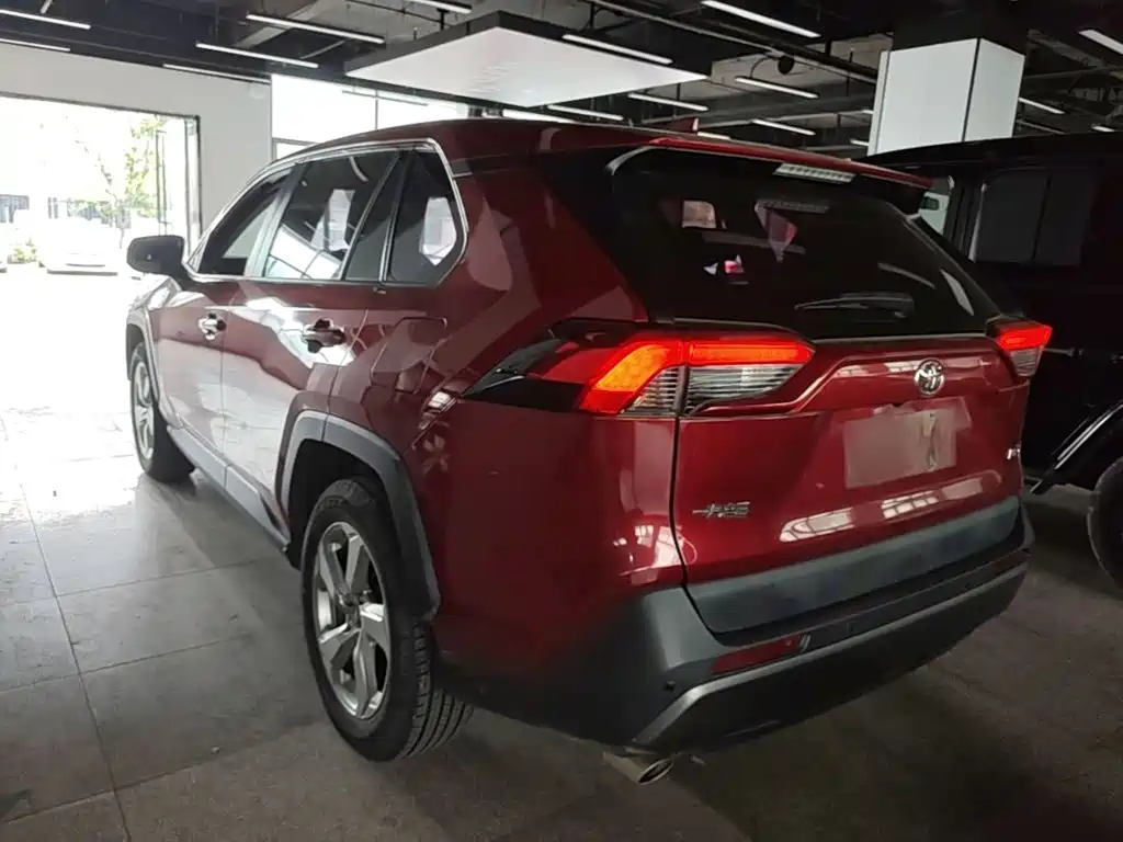 Photo 23 - Toyota RAV4 Rongfang