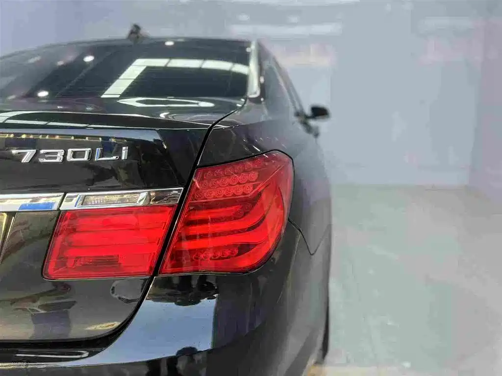 BMW 7 Series 2011 730Li Elegance фото 18