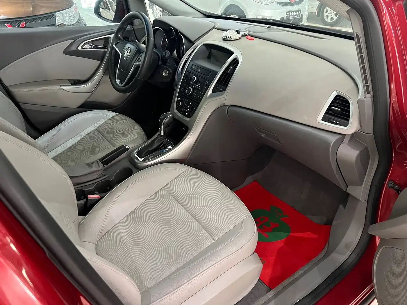 Buick Excelle 2012 XT 1.6L Automatic Fashion Edition фото 7