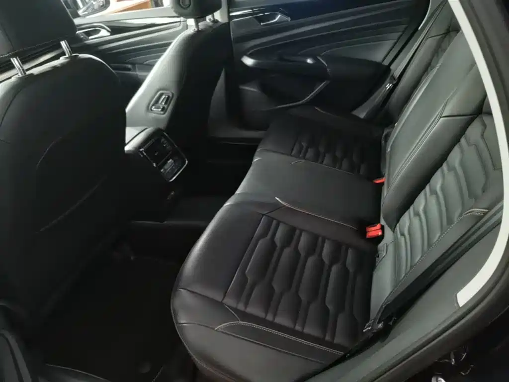 Volkswagen Passat 2019 330TSI Elite Version China VI фото 17