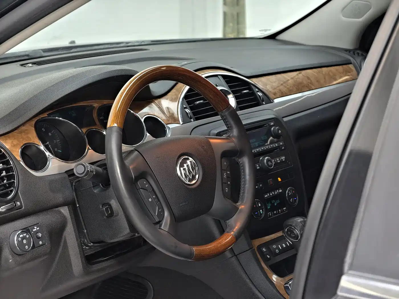 Buick Enclave 2013 3.6L AWD Flagship Edition фото 16