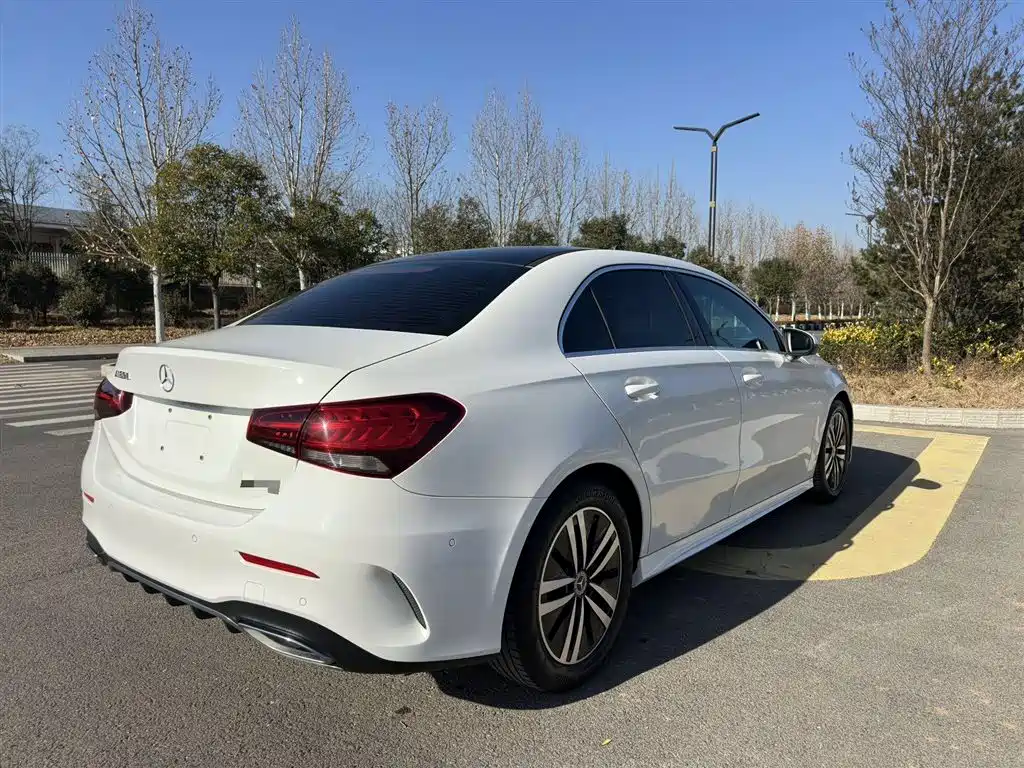 Mercedes-Benz A-Class 2020 A 180 L Sport Sedan фото 9
