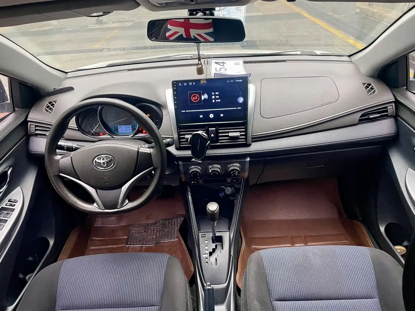 Toyota YARiS L Zhi Xuan 2015 1.5E Auto Charming Edition фото 15