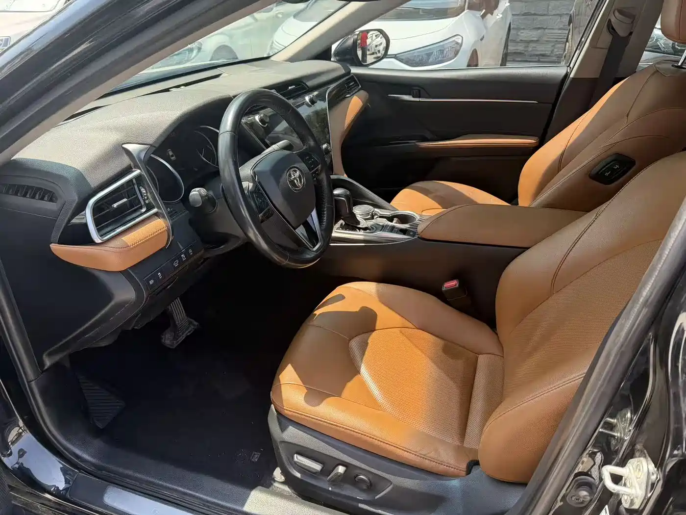 Toyota Camry 2021 2.5G Luxury Edition фото 6