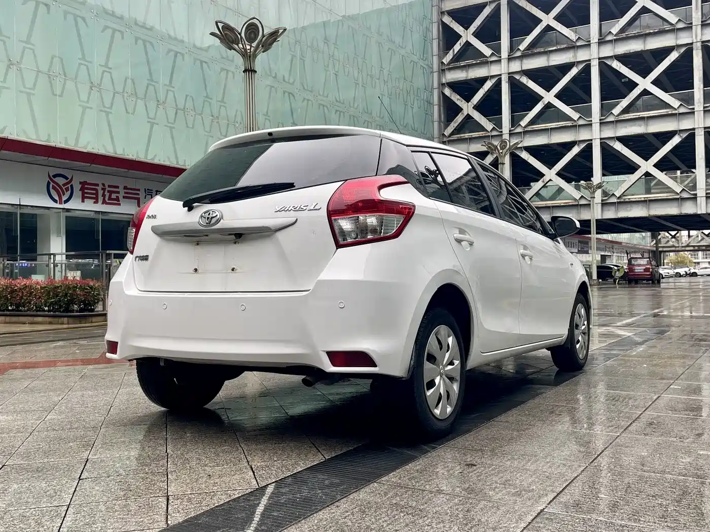 Toyota YARiS L Zhi Xuan 2015 1.5E Auto Charming Edition фото 6