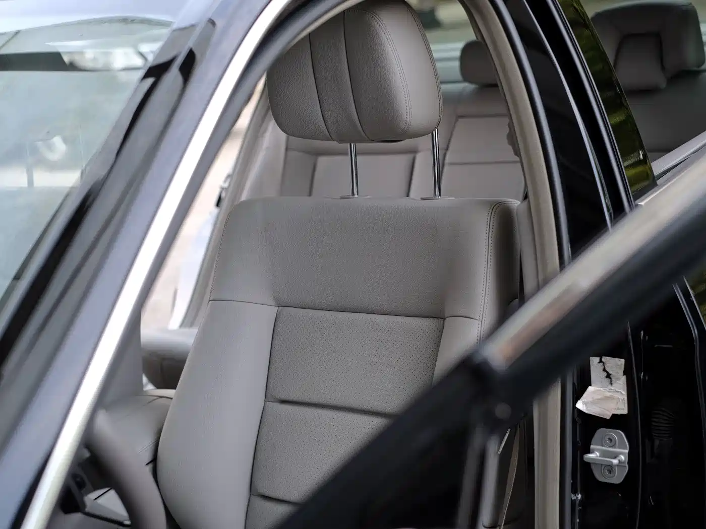 Mercedes-Benz E-Class 2012 E 200 L CGI Elegance фото 30