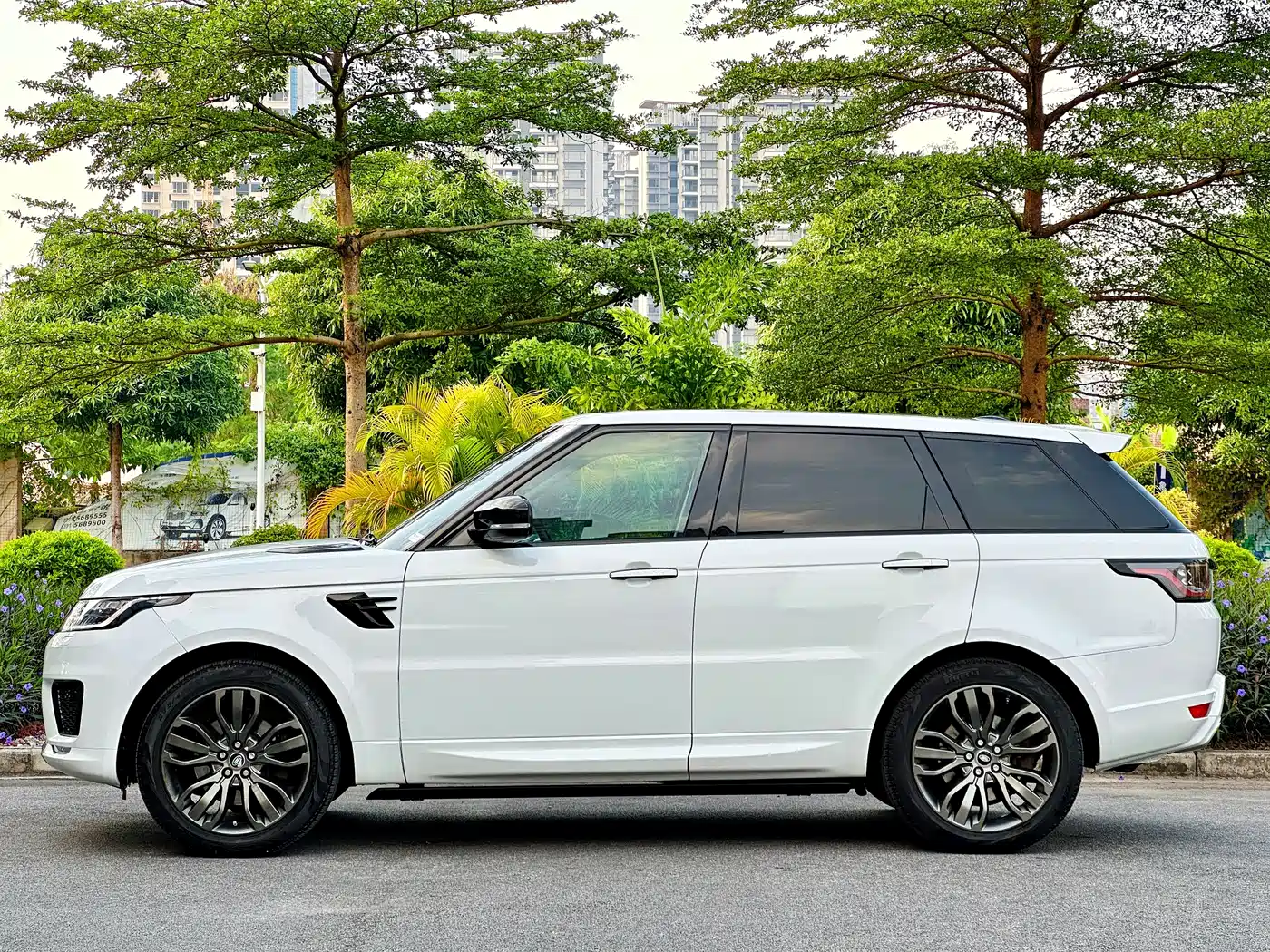 Land Rover Range Rover Sport 2014 3.0 SC V6 HSE фото 3