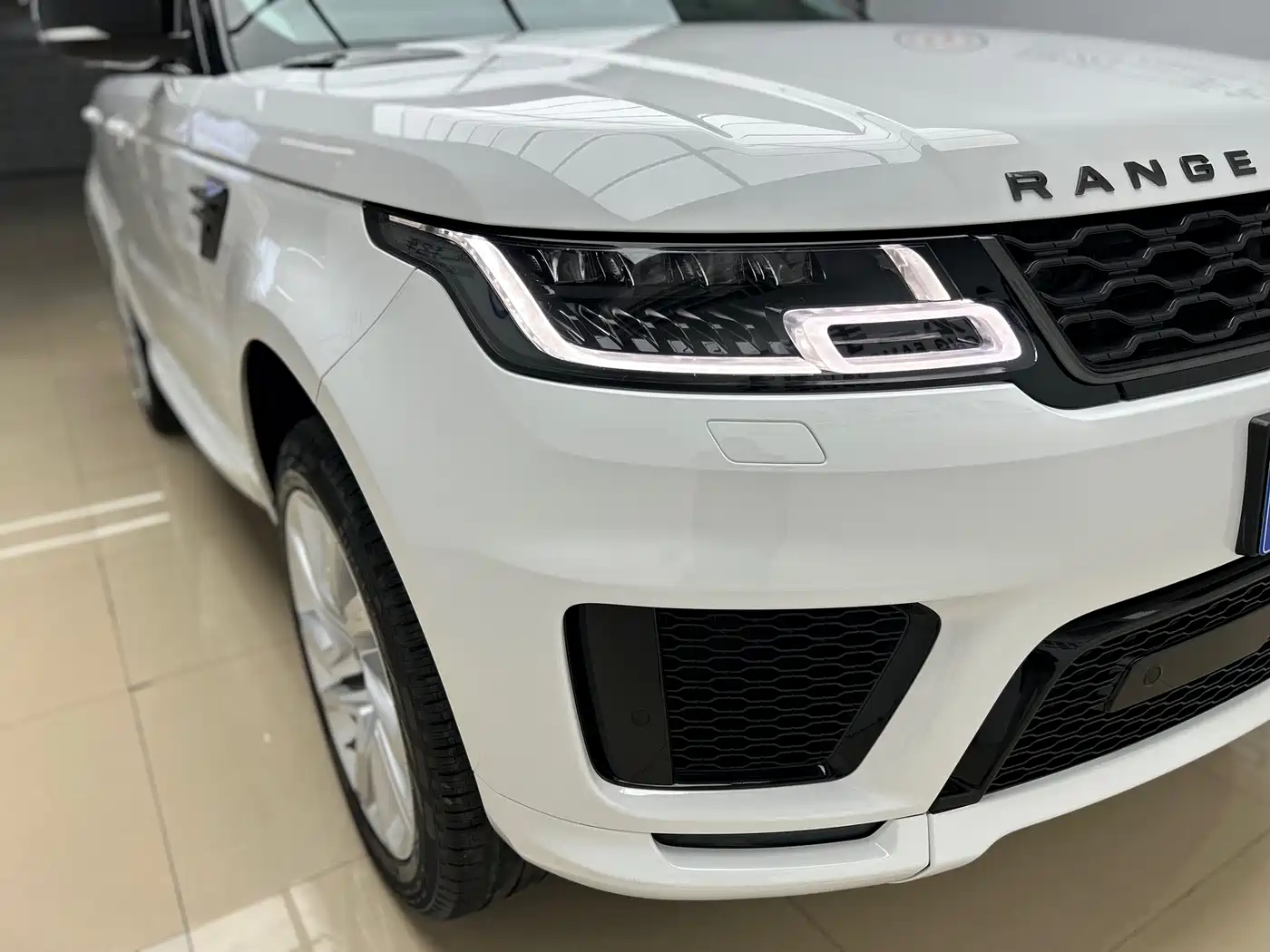 Land Rover Range Rover Sport 2020 3.0 L6 SE фото 23