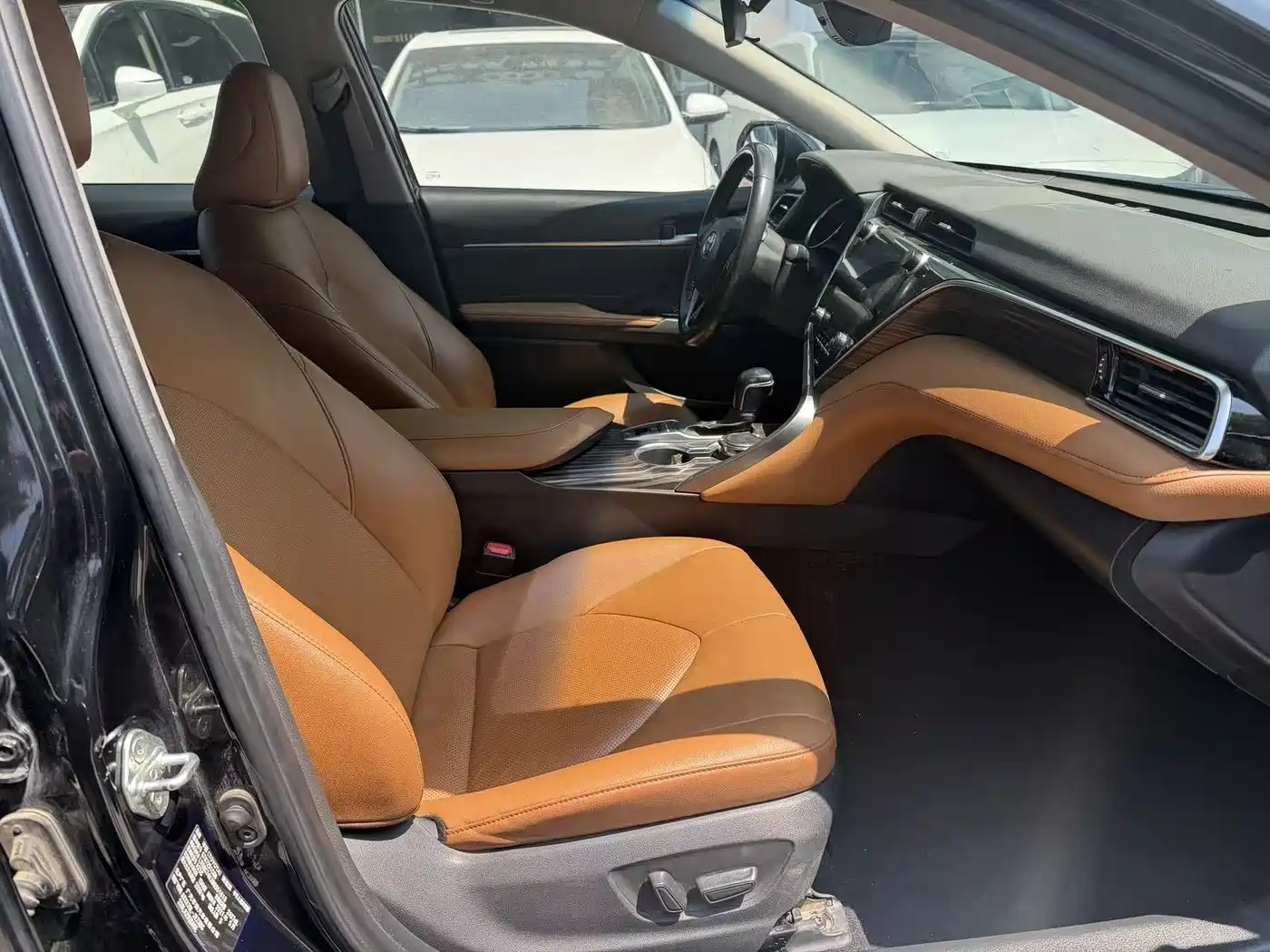 Toyota Camry 2021 2.5G Luxury Edition фото 3