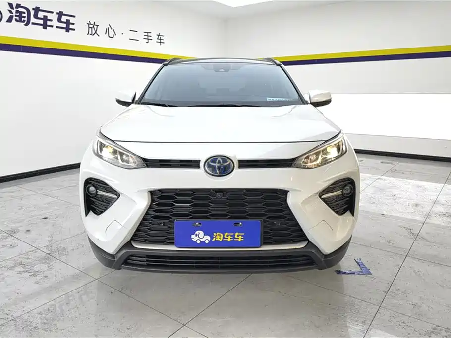 Toyota Wildlander 2023 Hybrid 2.5L E-CVT AWD Luxury PLUS Edition фото 2