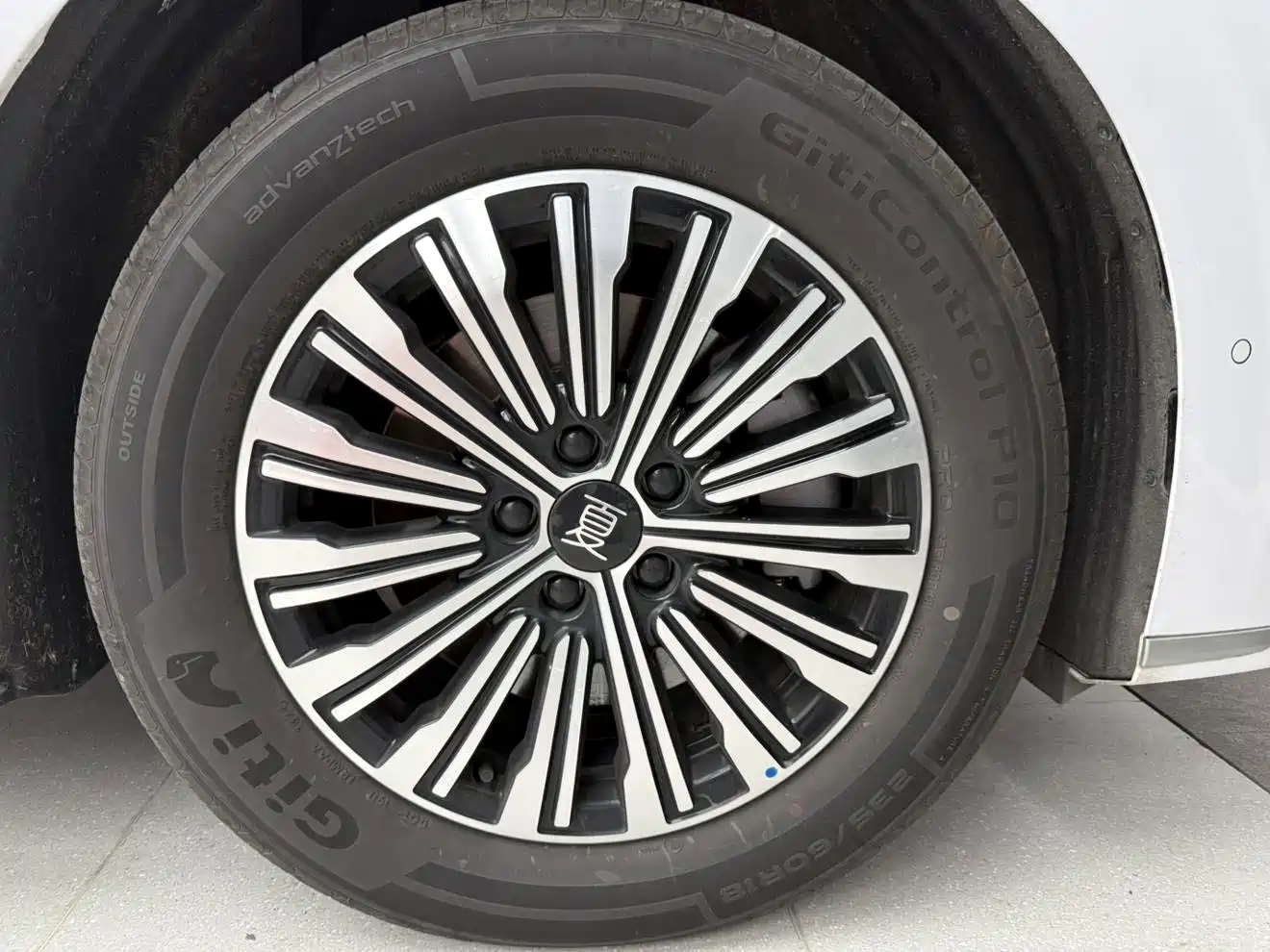 BYD Xia 2025 2025 DM-i 1.5T 100km Surpass Edition