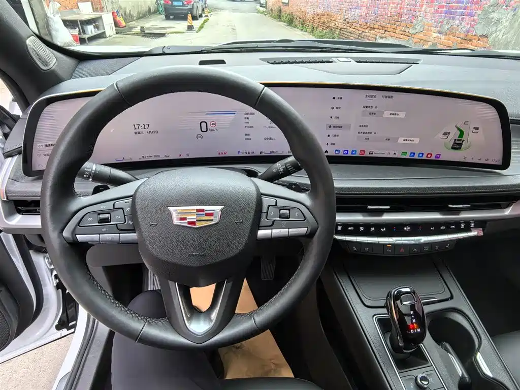 CADILLAC XT4
