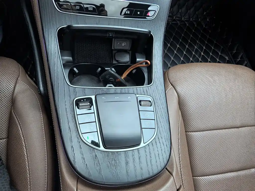 Mercedes-Benz E-Class 2021 E 300 L Sport Premium фото 17