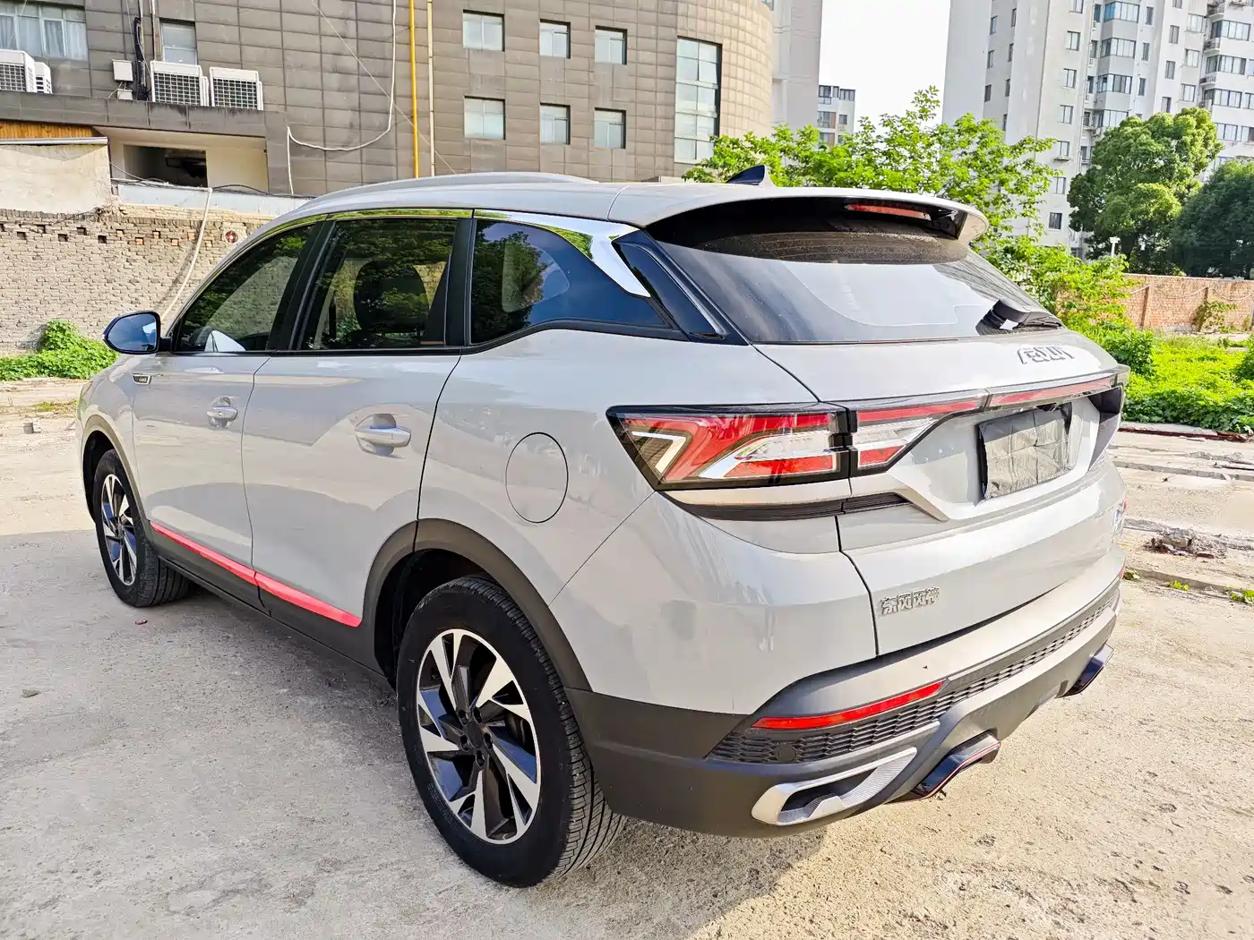 DONGFENG AX7