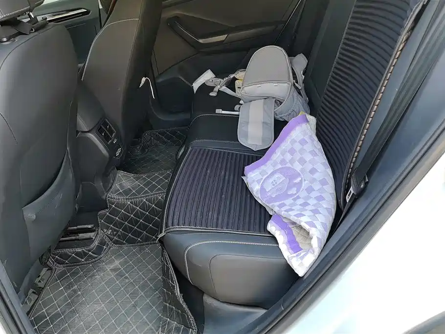 VOLKSWAGEN T ROC EXPLORING SONGS