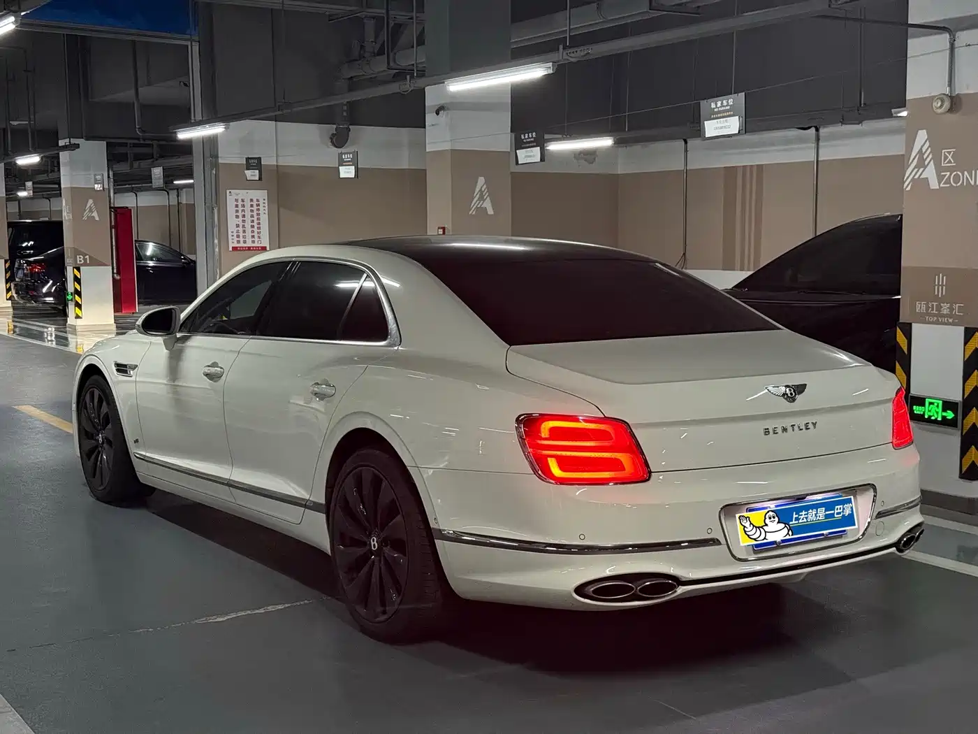 Фото 2 - Bentley Flying Spur