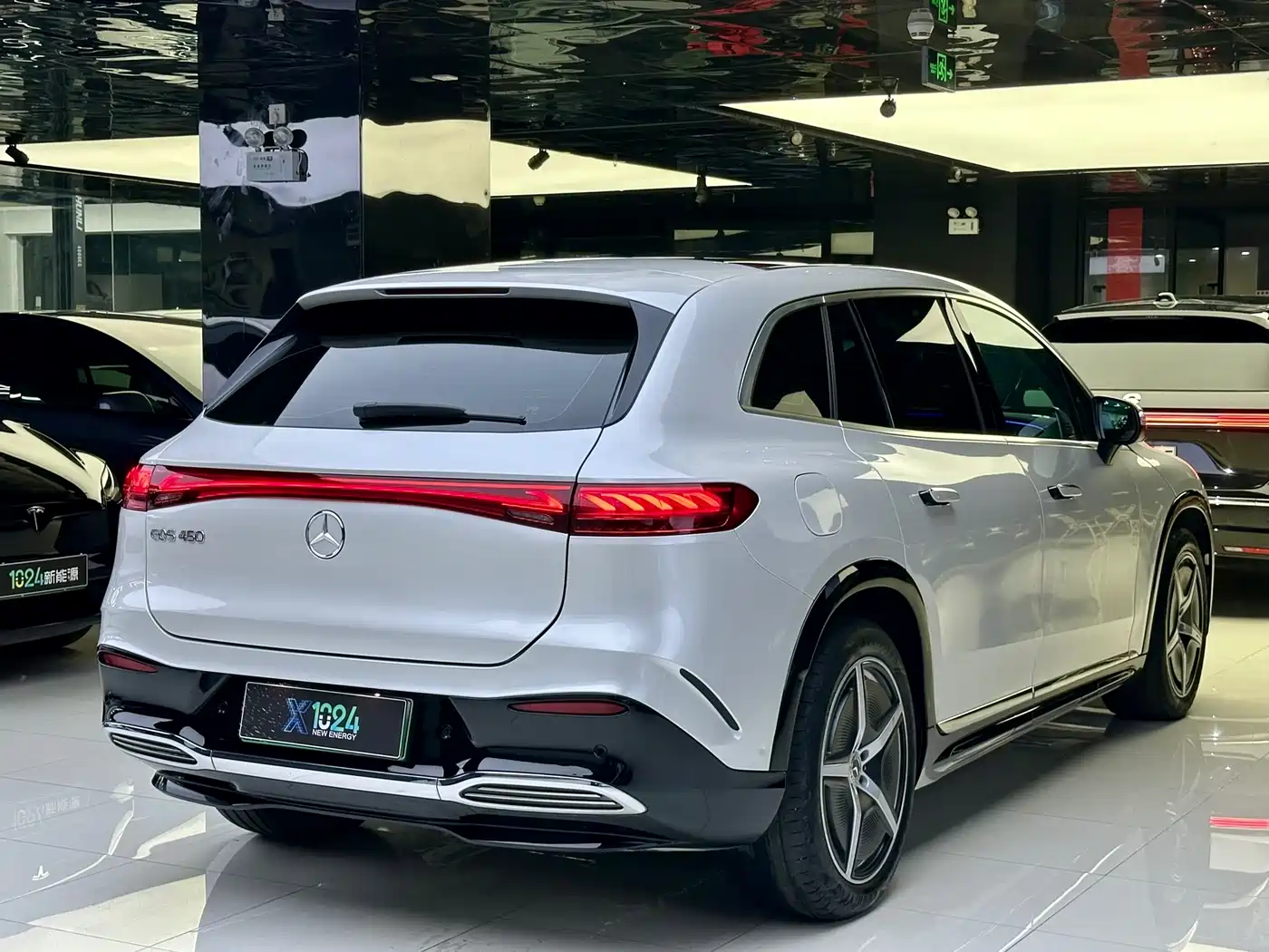 MERCEDES-BENZ EQS SUV