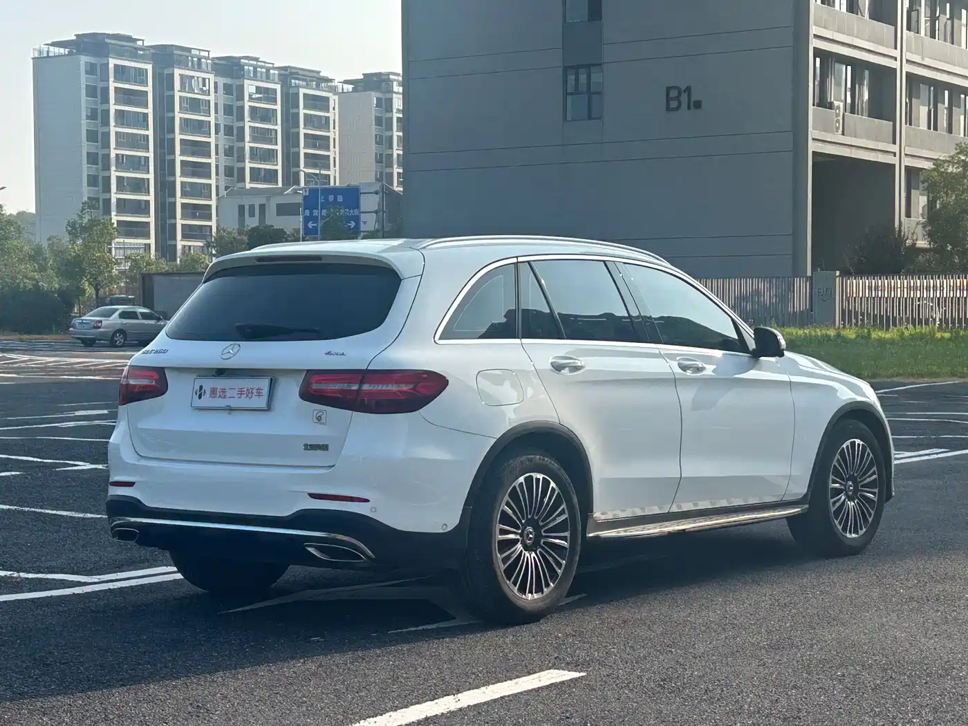 صورة 6 - Mercedes-Benz GLC
