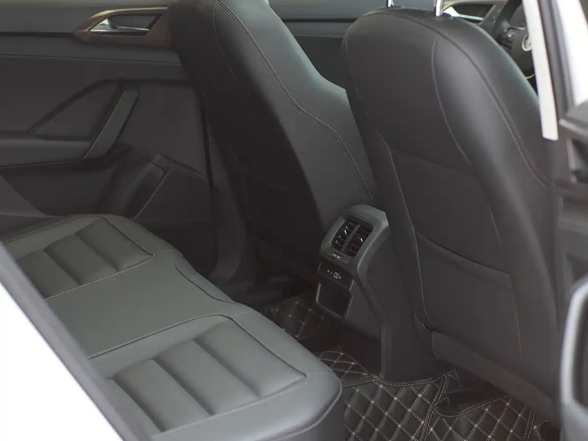 Volkswagen Tharu 2022 280TSI FWD Luxury Edition фото 16