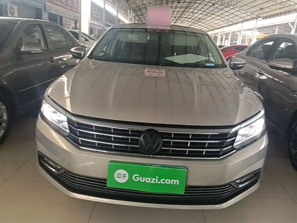 Volkswagen Passat 2016 330TSI DSG Honor Edition фото 3